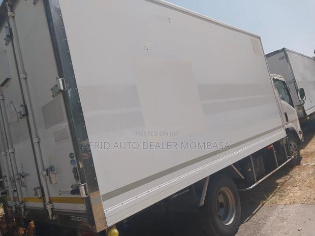 Isuzu NPR 5tonnes - thumbnail 13