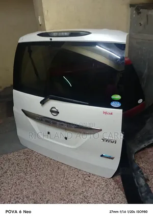 Nissan Serena Boot