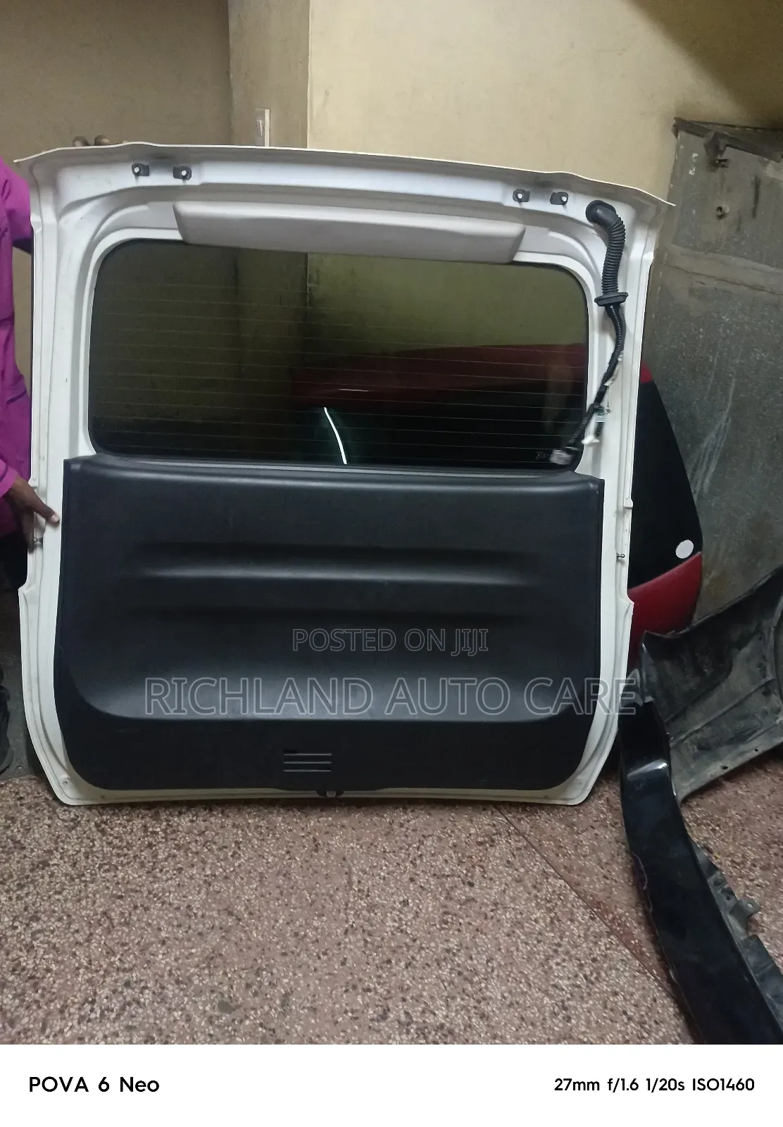 Nissan Serena Boot