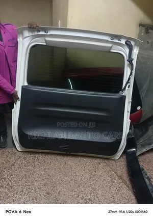 Nissan Serena Boot