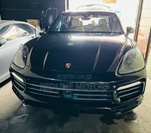 Porsche Cayenne 2018 Black