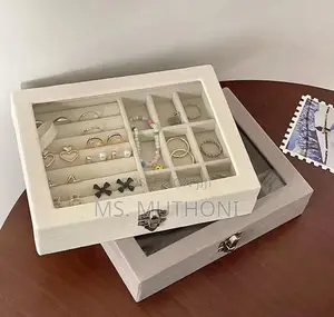 High Quality Fashion Portable Velvet Jewellery Box