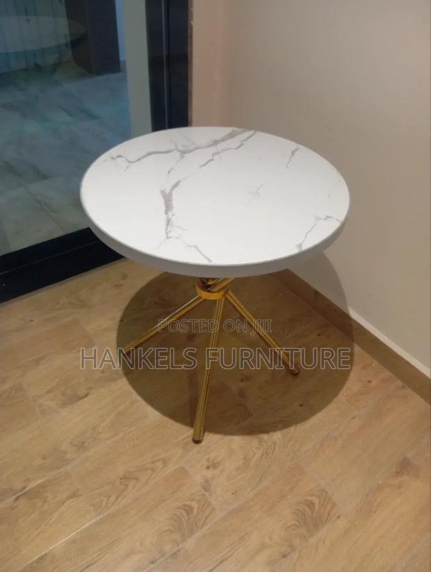 Round Medium Size Table - thumbnail 2