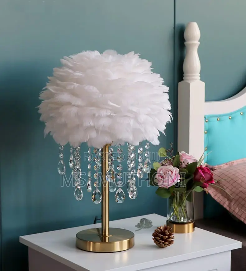 Nordic Feather Crystal Table Lamp
