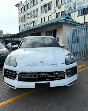 Porsche Cayenne 2018 White