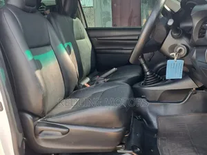 Toyota Hilux 2018 White