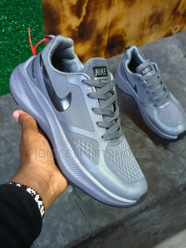 Quality Sneakers - thumbnail 3