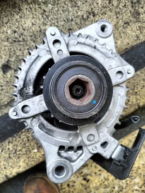 Alternator 2zr