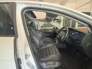 Volkswagen Golf Variant 2018 White