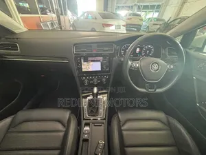 Volkswagen Golf Variant 2018 White