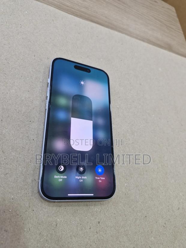 Apple iPhone 15 256 GB White - thumbnail 5