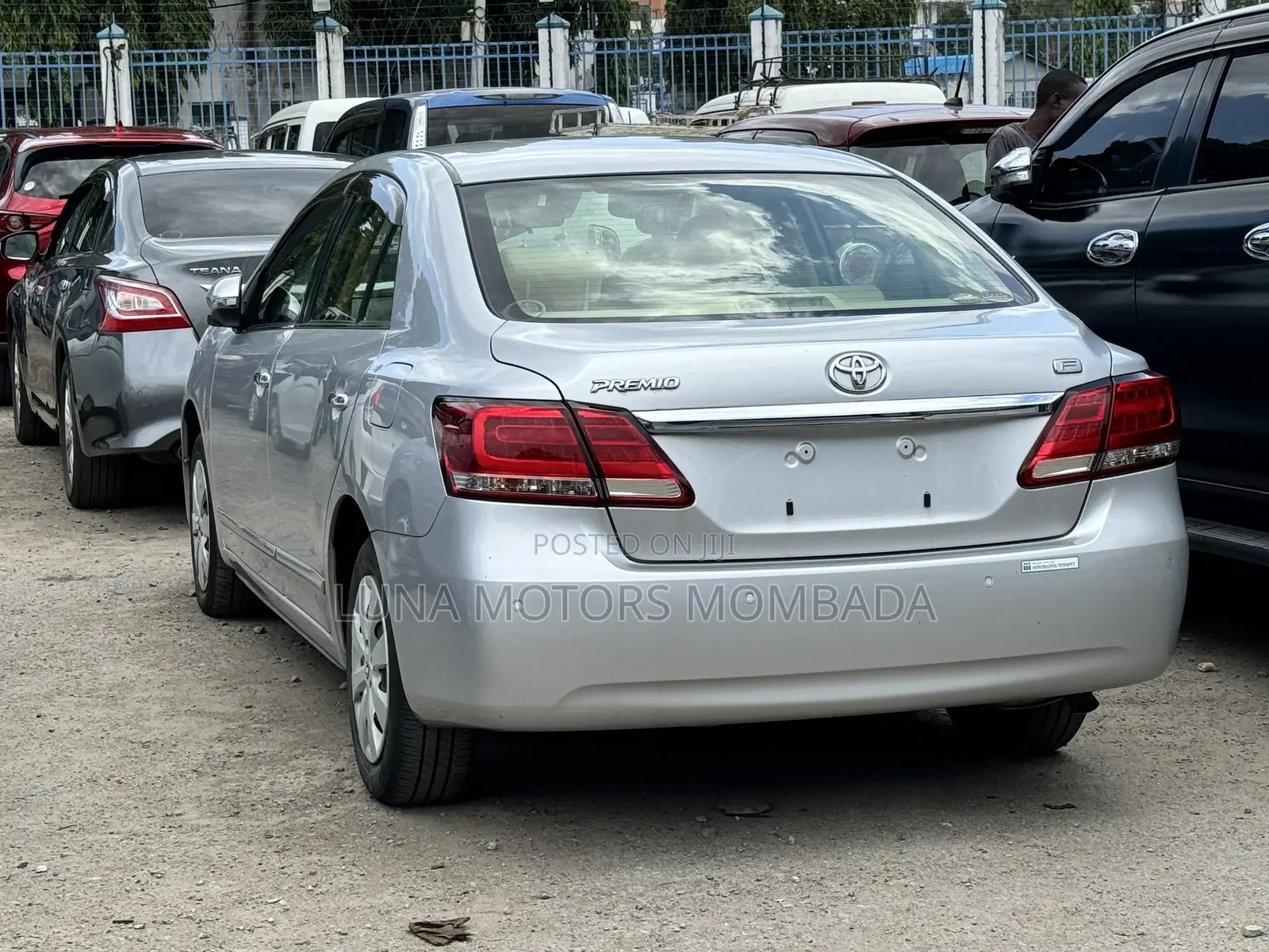 Toyota Premio 2018 Silver