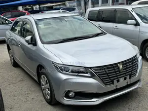 Toyota Premio 2018 Silver