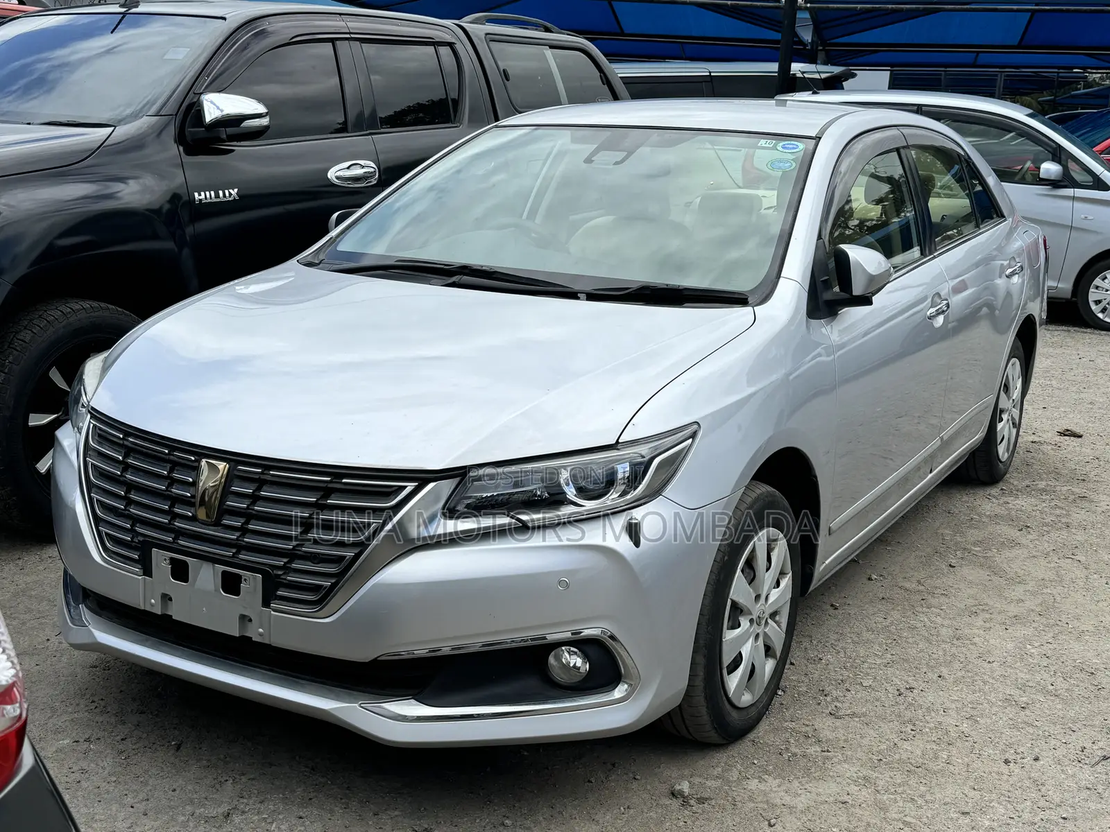 Toyota Premio 2018 Silver