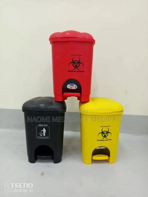Quality 18l Pedal Bins/ Coded Bins All Colors - main view