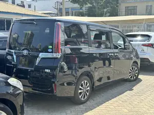 Toyota Esquire 2.0 AWD (8 seater) 2017 Black