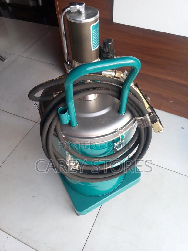 Total 30 Liter Grease Bucket - thumbnail 2