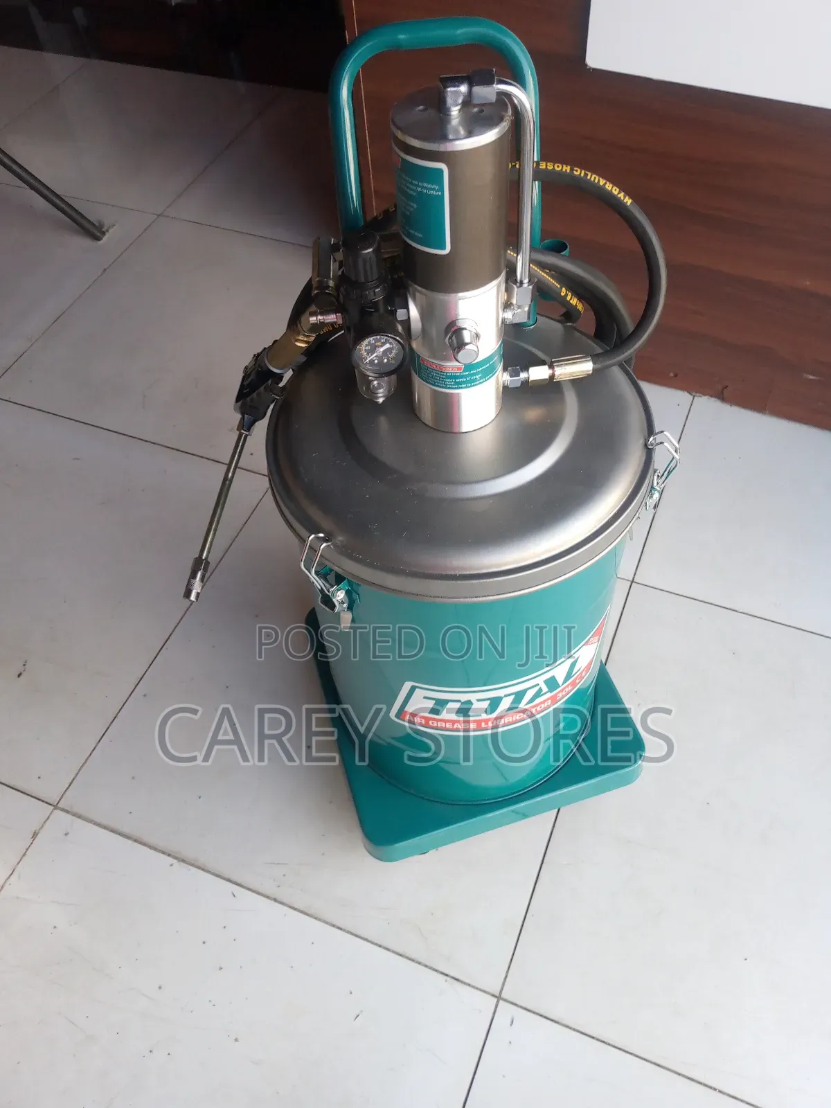 Pneumatic Grease Bucket  - 30 Liters