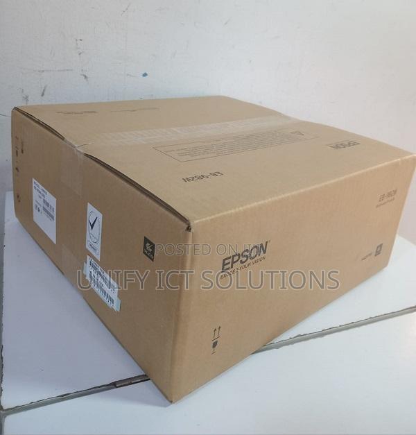 Epson Eb-982w 4200lumens Projector// Epson Eb-982w Projector - main view