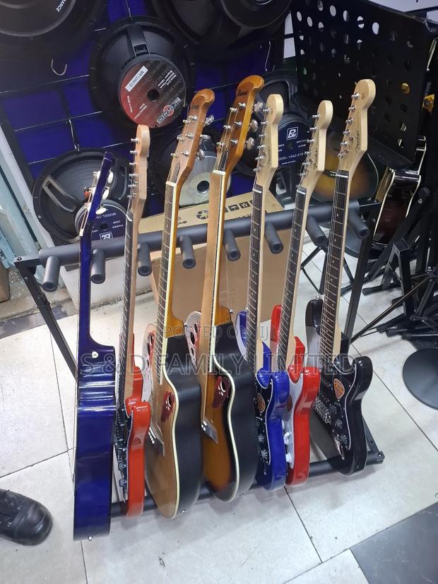 Soundking Dg036/7 Multi Guitar Stand - main view