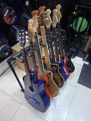 Soundking Dg036/7 Multi Guitar Stand
