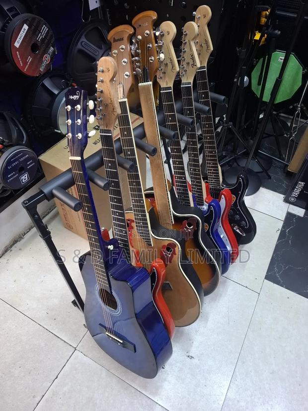 Soundking Dg036/7 Multi Guitar Stand - thumbnail 5