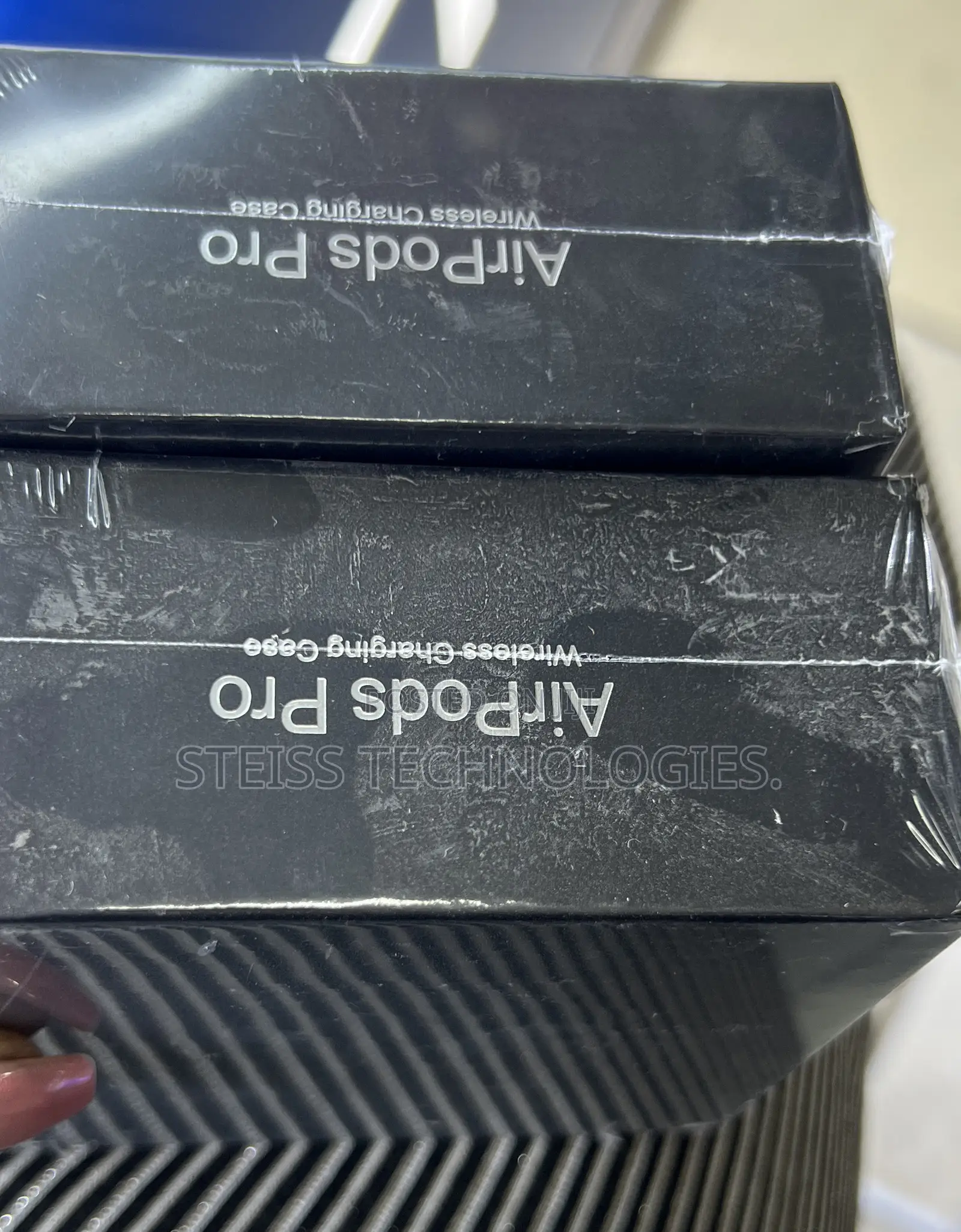 Black Apple Airpods Pro