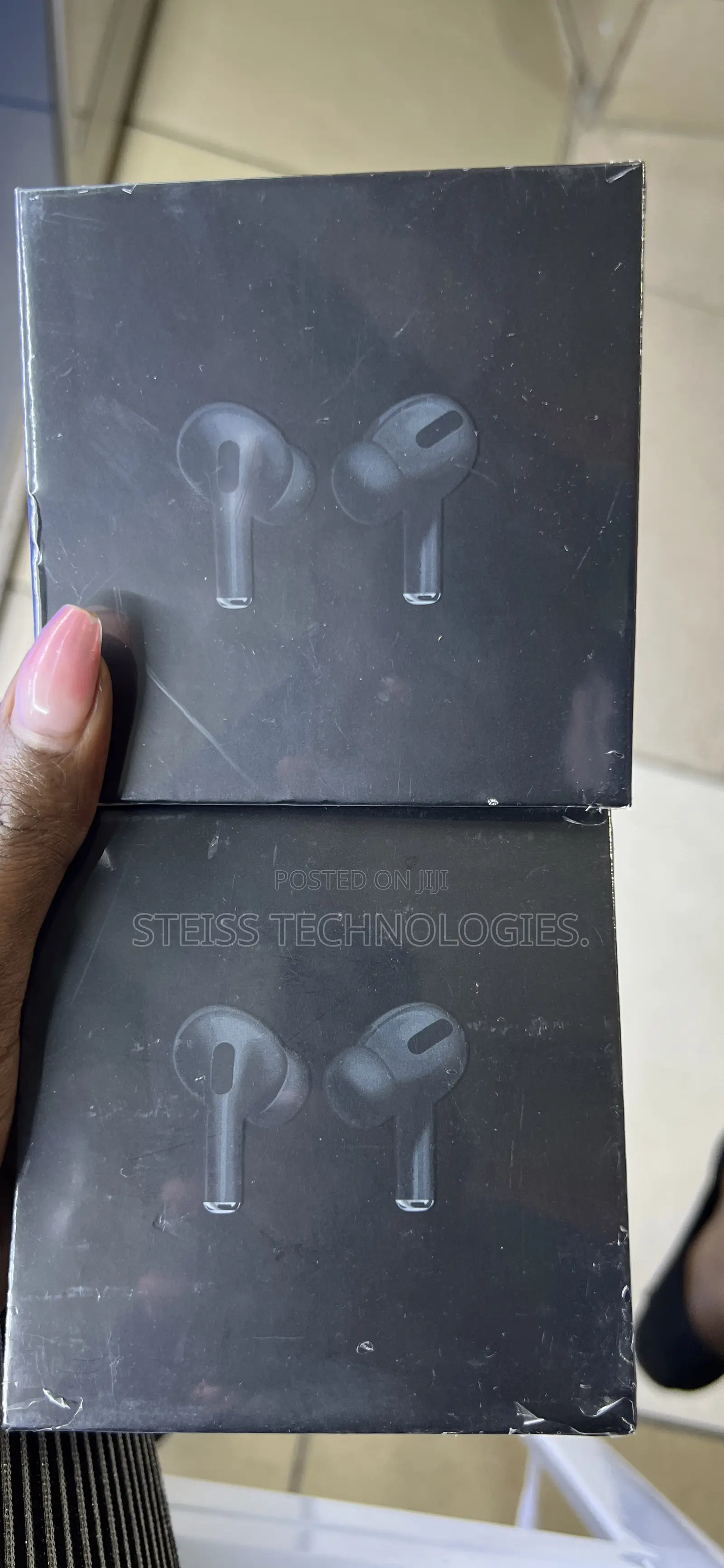 Black Apple Airpods Pro