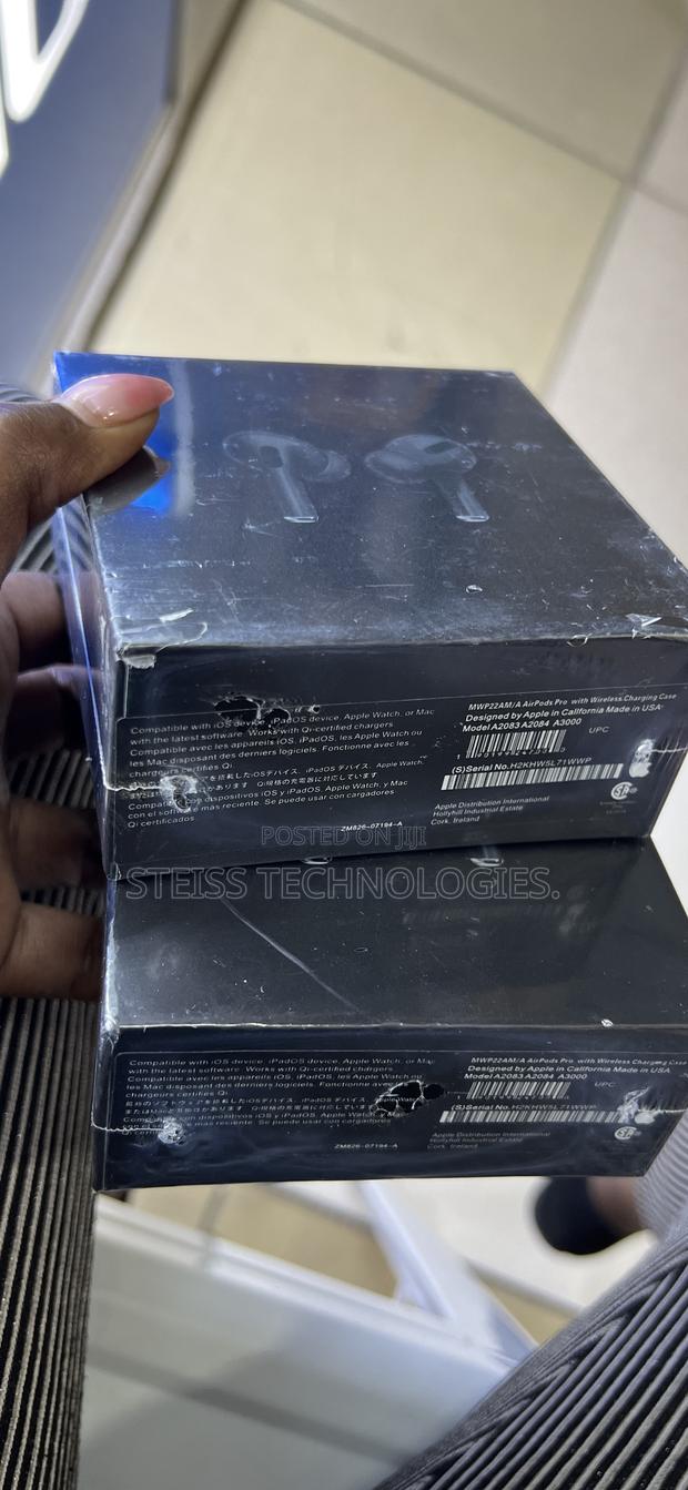 Black Apple Airpods Pro - thumbnail 5