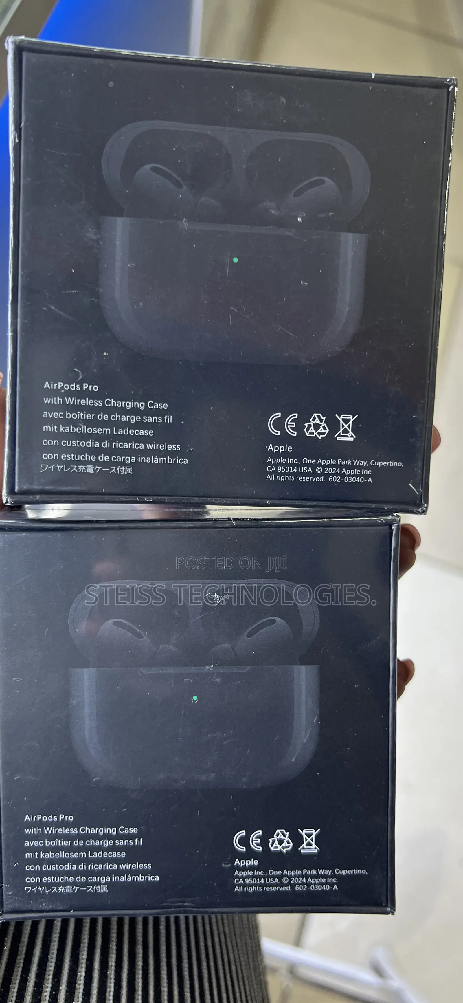 Black Apple Airpods Pro