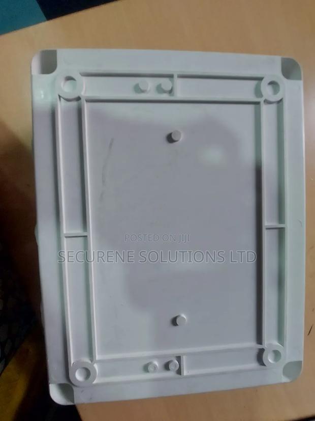 Adaptor Box ,
255x200x80
Ip65
Ce - thumbnail 2