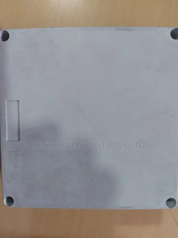 Adaptor Box , 150x150x70: - main view