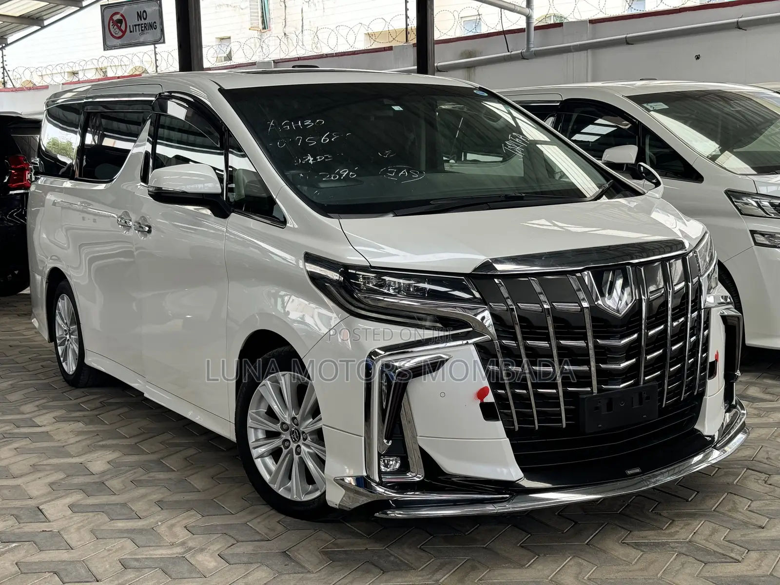 Toyota Alphard 2.5 Petrol AWD 2018 White