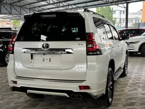 Toyota Land Cruiser Prado 2.7 2018 White