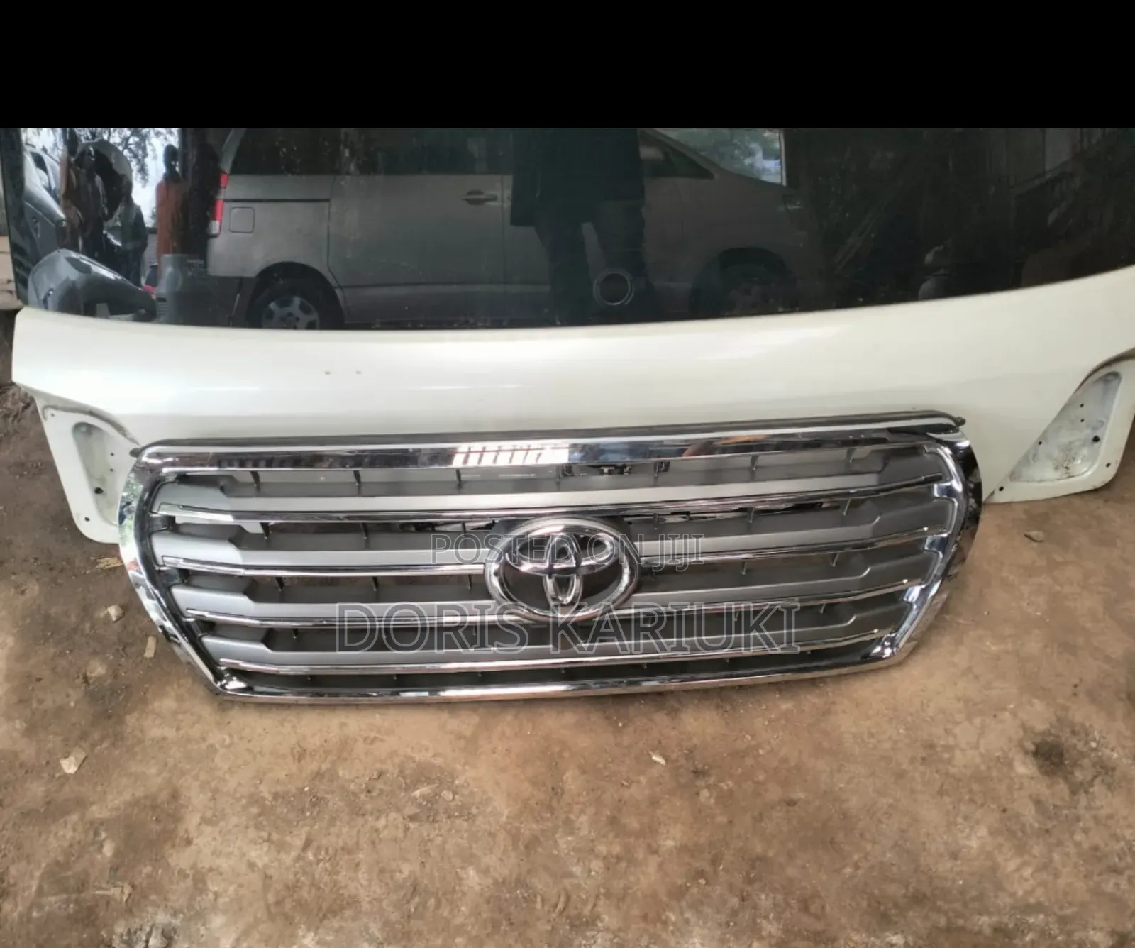 V8 200 Series Front Grille