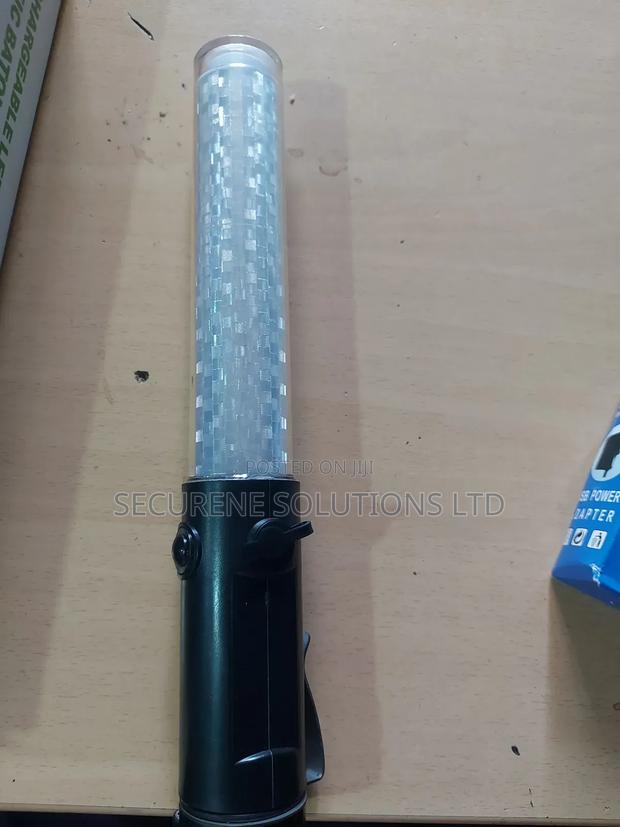Rechargeable Led Traffic Baton With Multiple Light Functions - thumbnail 4