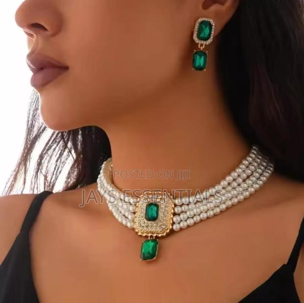Pearl Necklace and Earrings Set - thumbnail 3