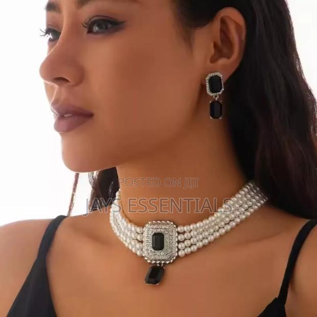 Pearl Necklace and Earrings Set - thumbnail 5