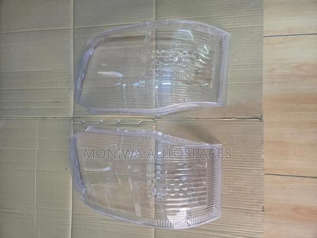 Headlens Toyota Hiace 7l 2010