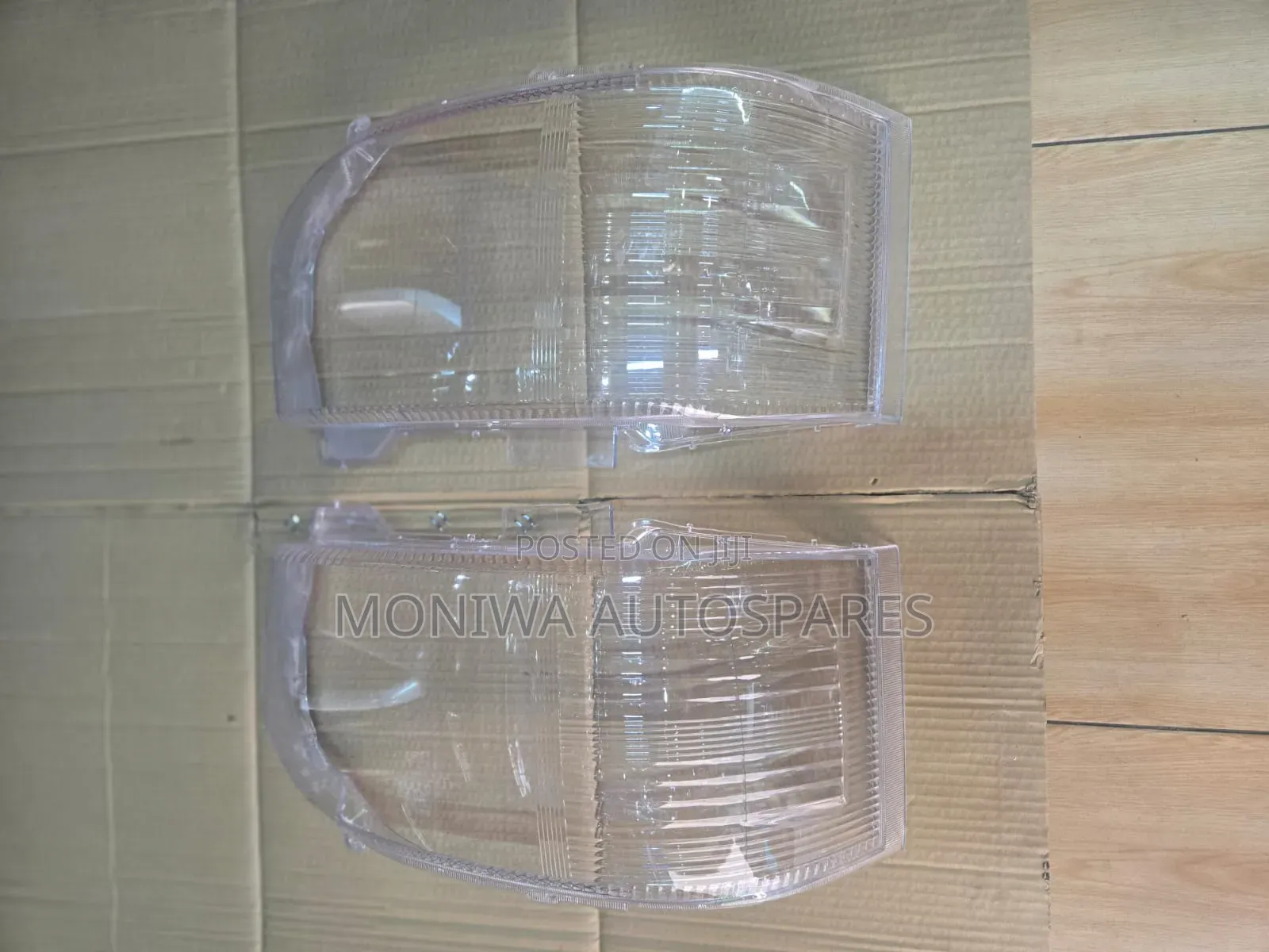 Headlens Toyota Hiace 7l 2015