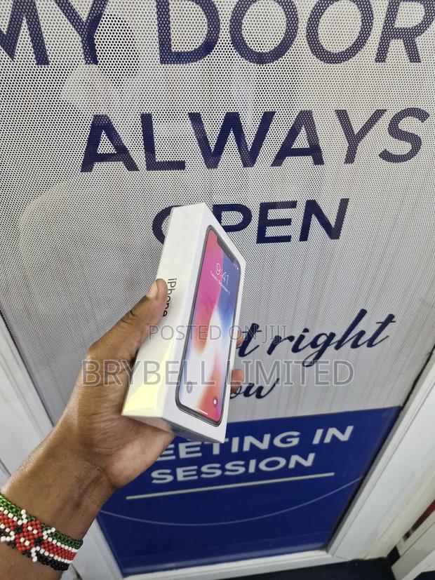 New Apple iPhone X 256 GB Black - main view