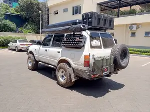 Toyota Land Cruiser 1993 White