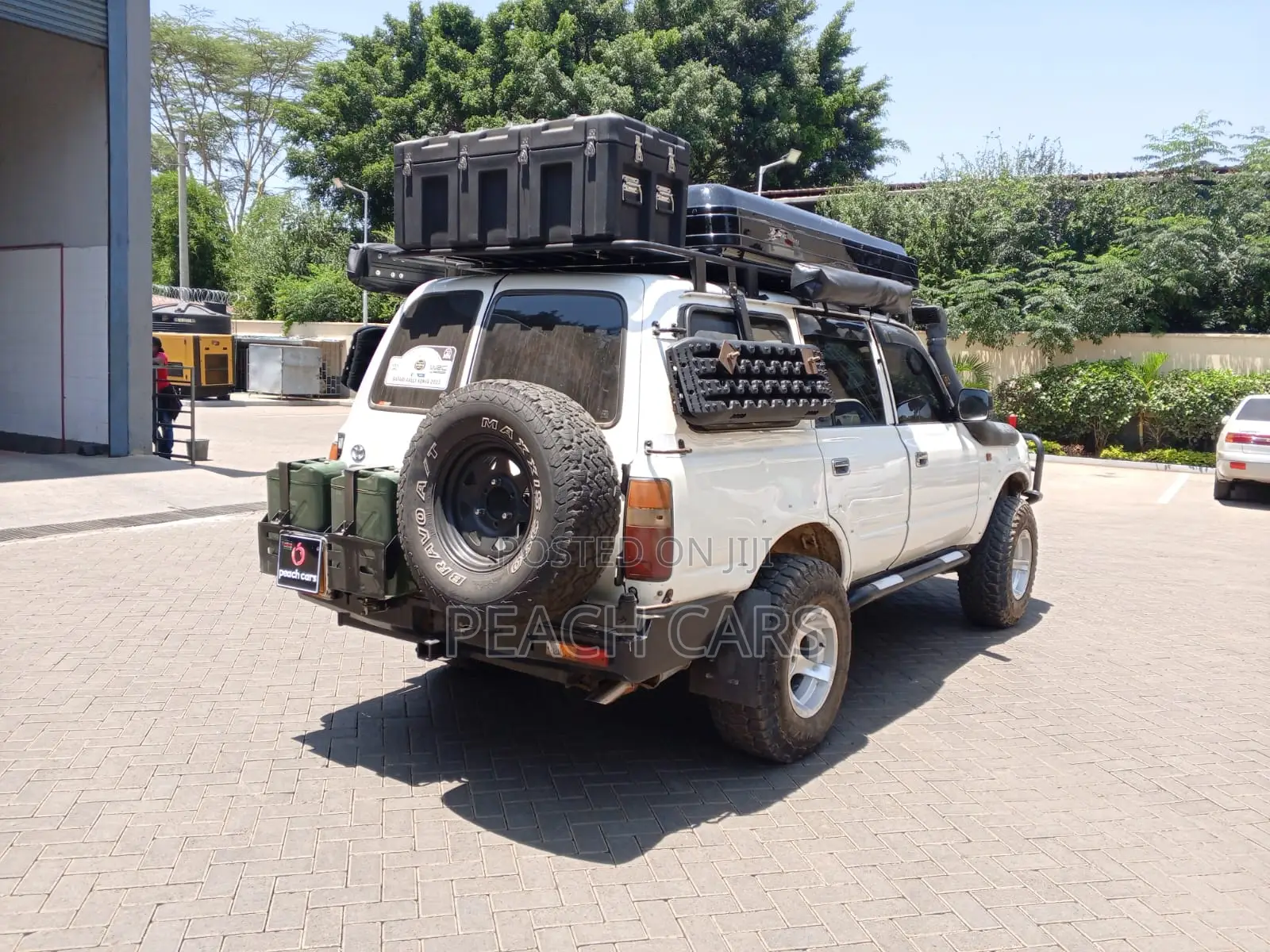 Toyota Land Cruiser 1993 White
