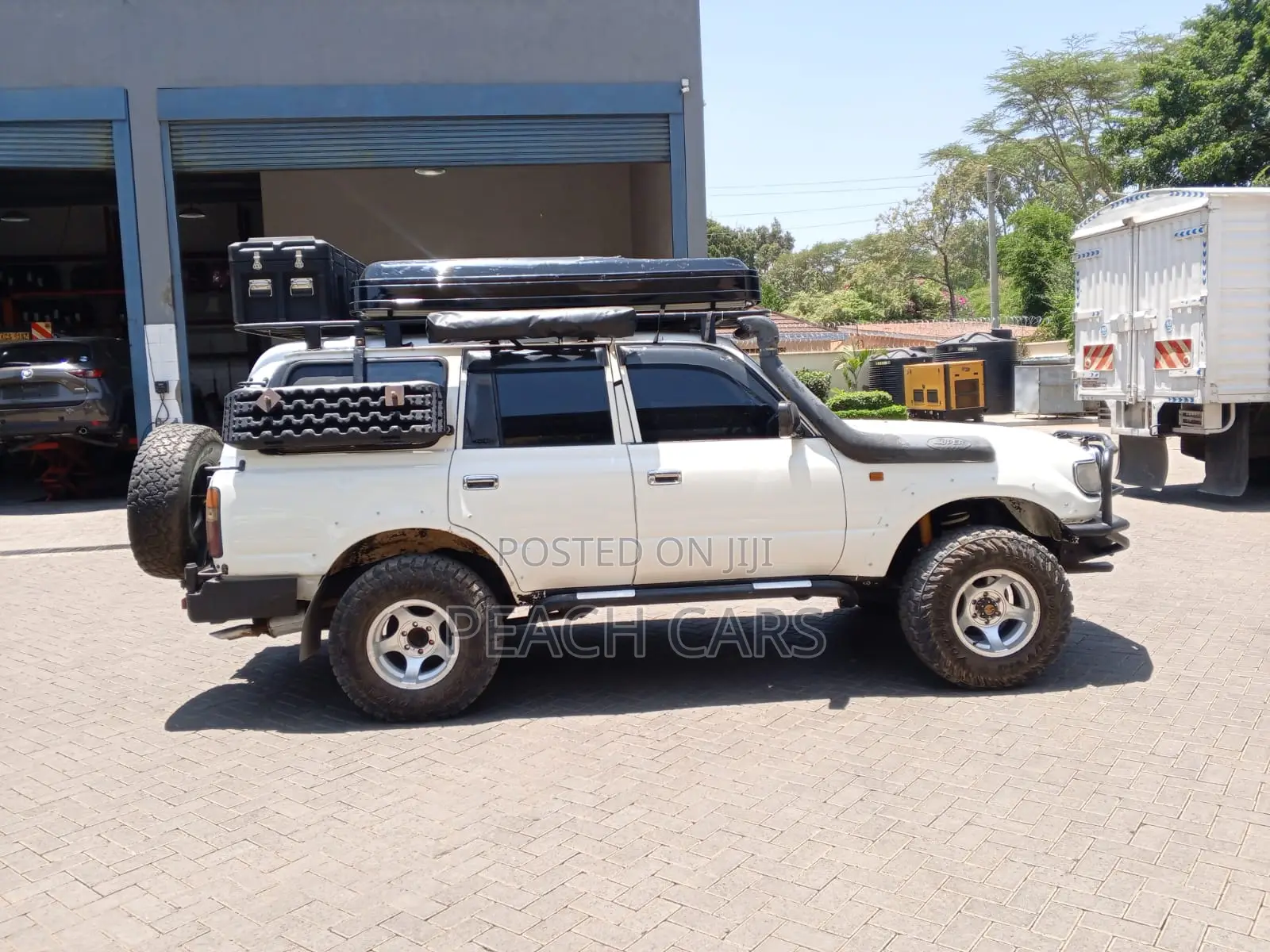 Toyota Land Cruiser 1993 White