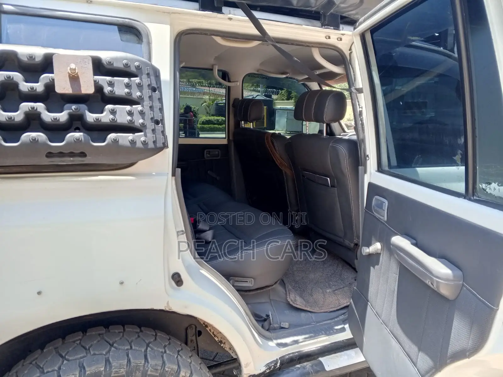 Toyota Land Cruiser 1993 White