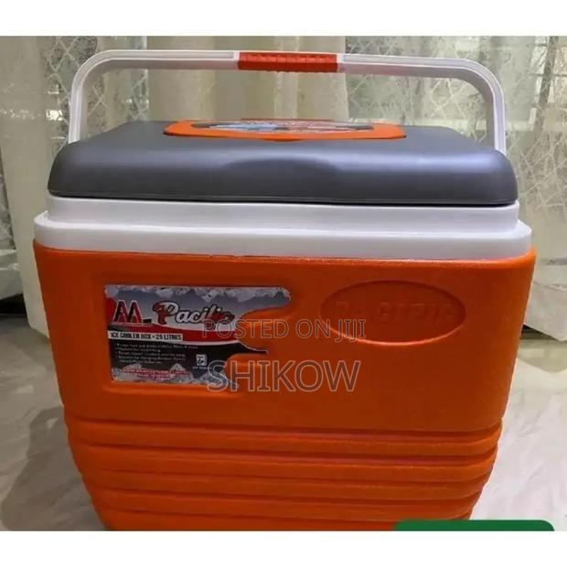 Pacific Cooler Box 32litres - main view