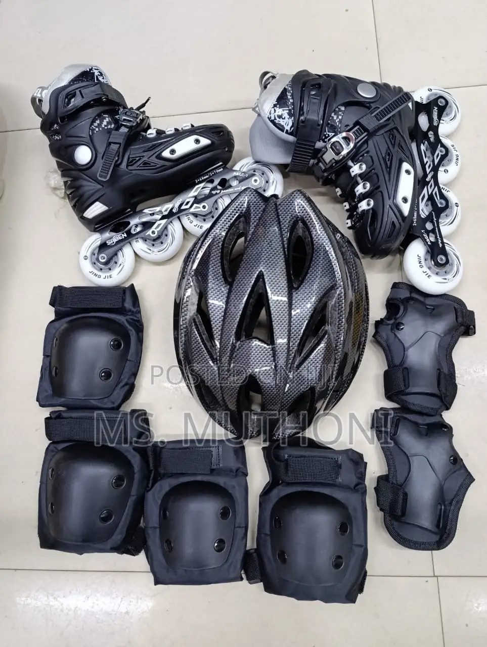 Full Set Hard Boot With Rubber Wheels in Black Skating Sey