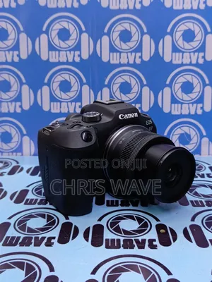 Canon Eos R7 Mirrorless With Lens