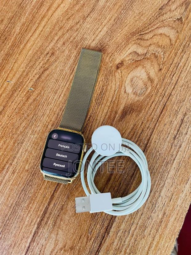 Apple Watch Series 7 - main view