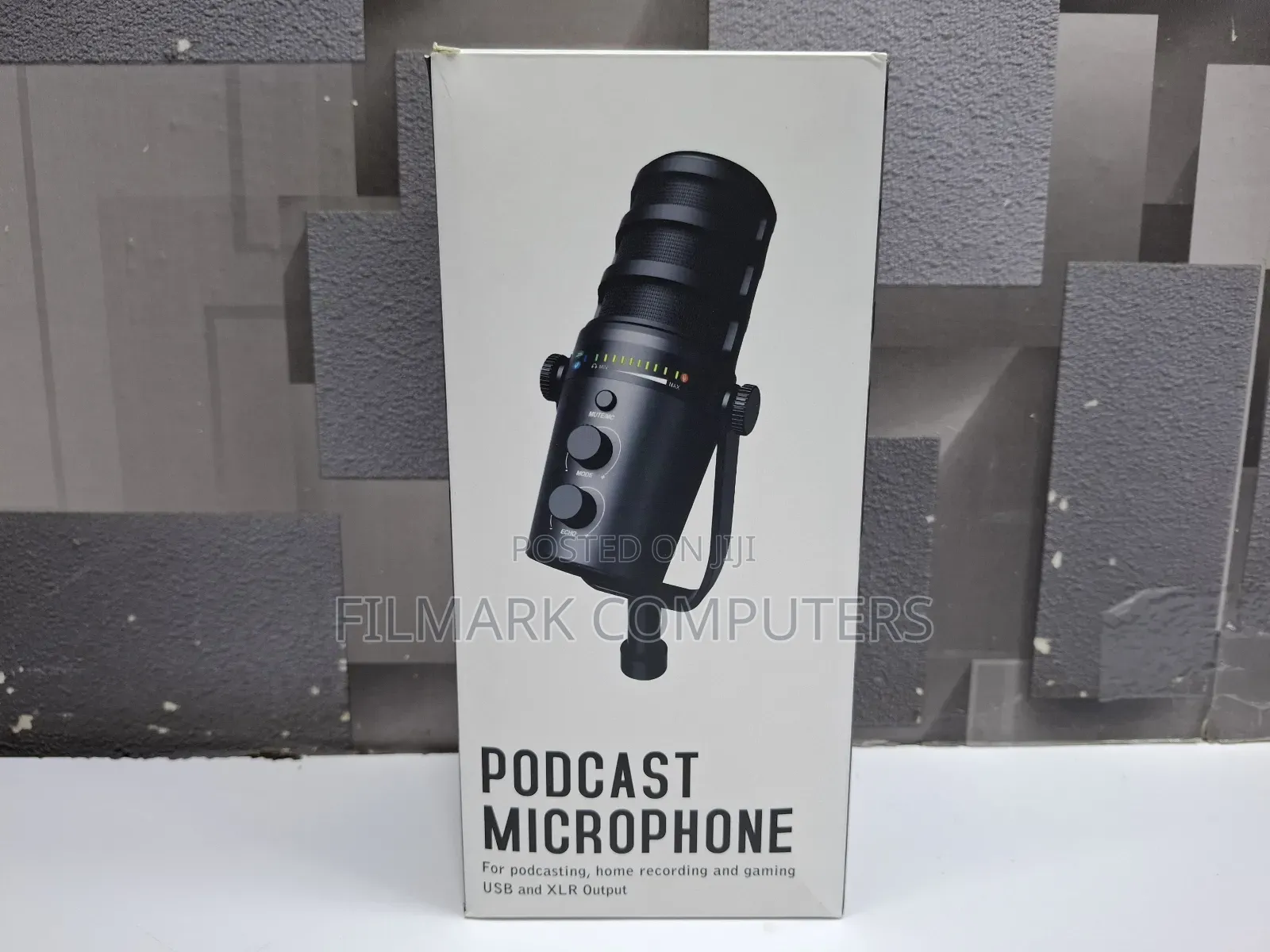 Podcast Microphone With Desktop Stand